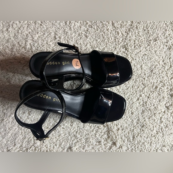 Madden Girl Size 7.5 Black Wedge Sandals NWT - Picture 2 of 10